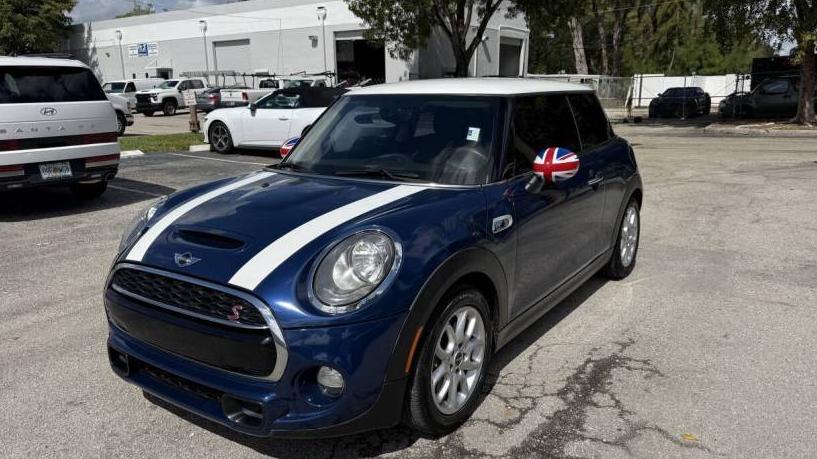 MINI HARDTOP 2017 WMWXP7C30H3B94757 image