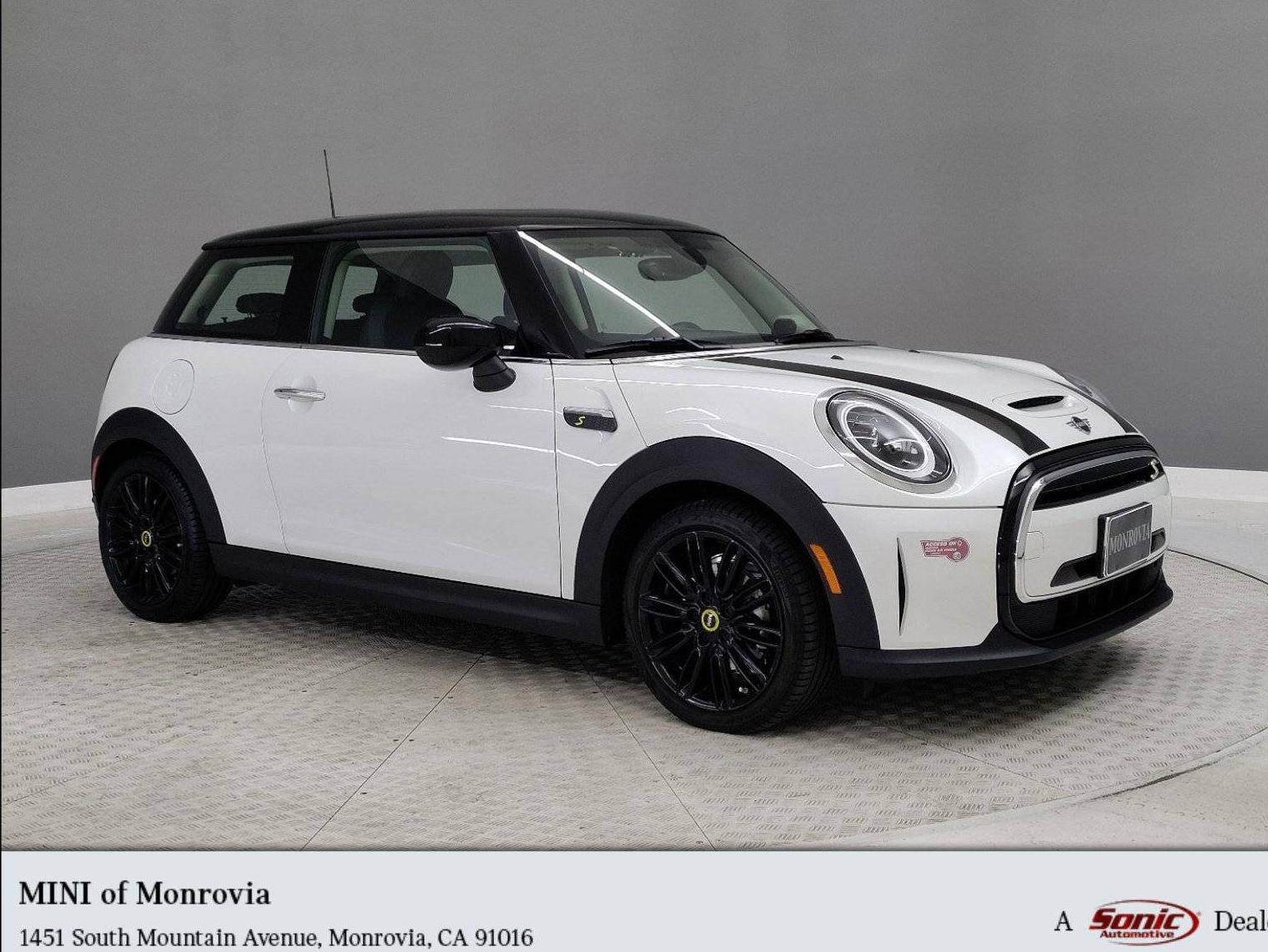 MINI HARDTOP 2024 WMW13DJ04R2V23621 image