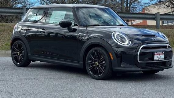 MINI HARDTOP 2024 WMW13DJ0XR2V84763 image