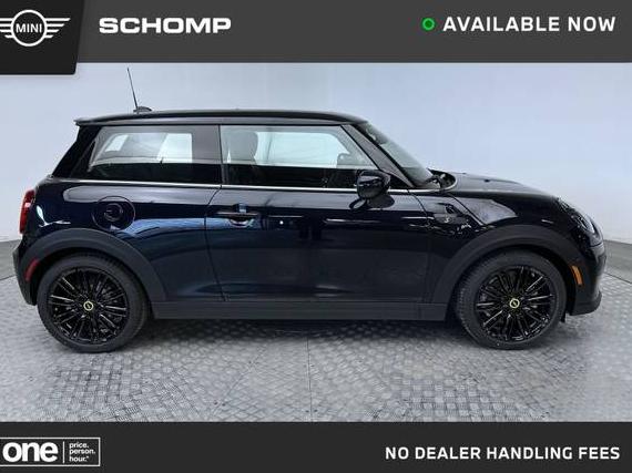 MINI HARDTOP 2024 WMW13DJ08R2V83191 image