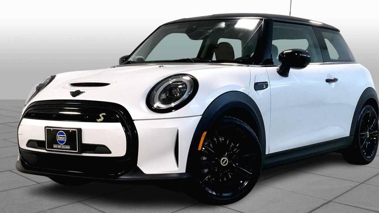 MINI HARDTOP 2024 WMW13DJ06R2V02253 image