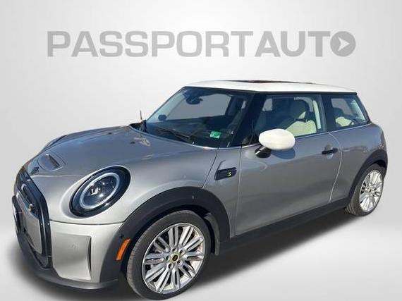 MINI HARDTOP 2024 WMW13DJ04R2V34182 image MINI HARDTOP 2024 WMW13DJ04R2V34182 image
