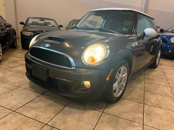 MINI HARDTOP 2011 WMWSV3C53BTY11017 image