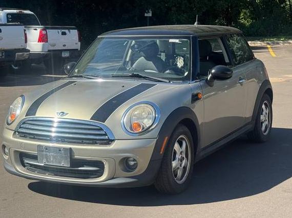 MINI HARDTOP 2011 WMWSU3C50BTX97273 image