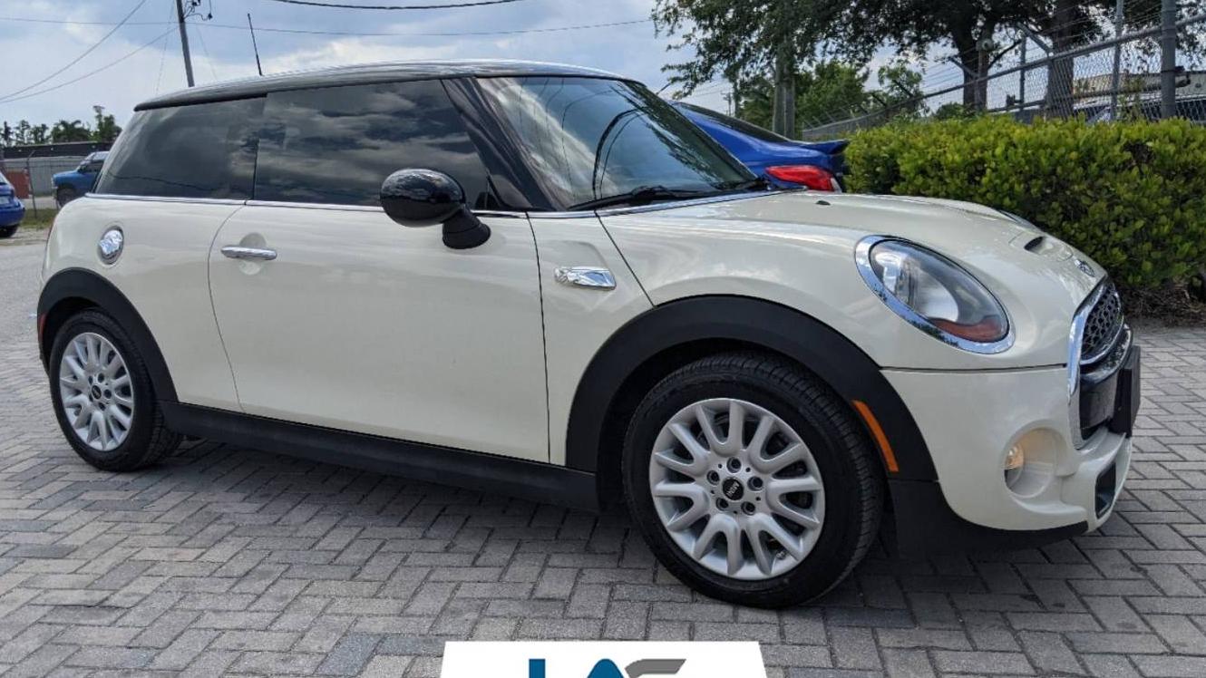 MINI HARDTOP 2015 WMWXP7C54F2A40086 image