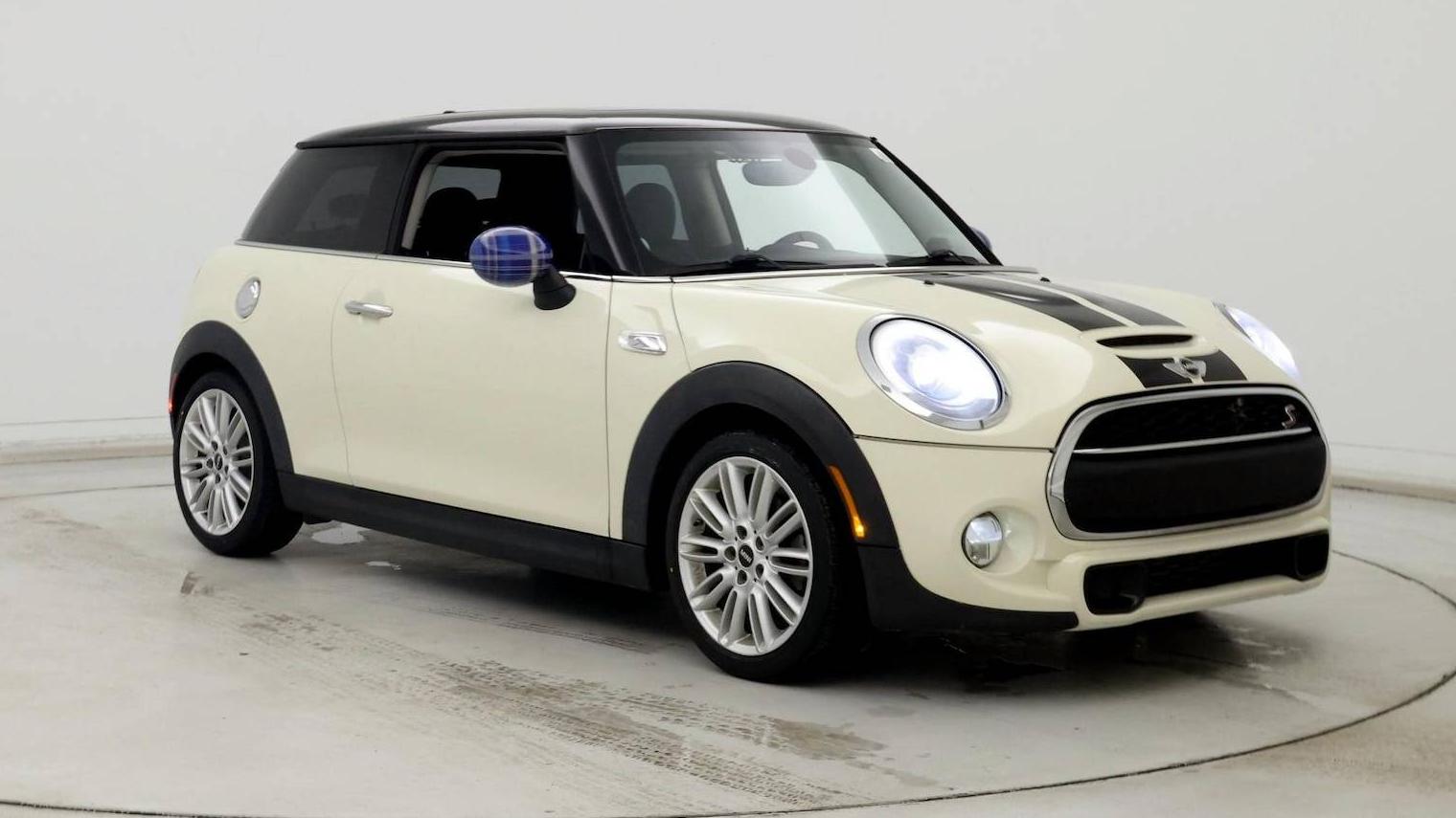 MINI HARDTOP 2015 WMWXP7C58F2A36672 image