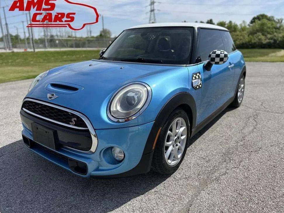 MINI HARDTOP 2015 WMWXP7C5XF2A38679 image