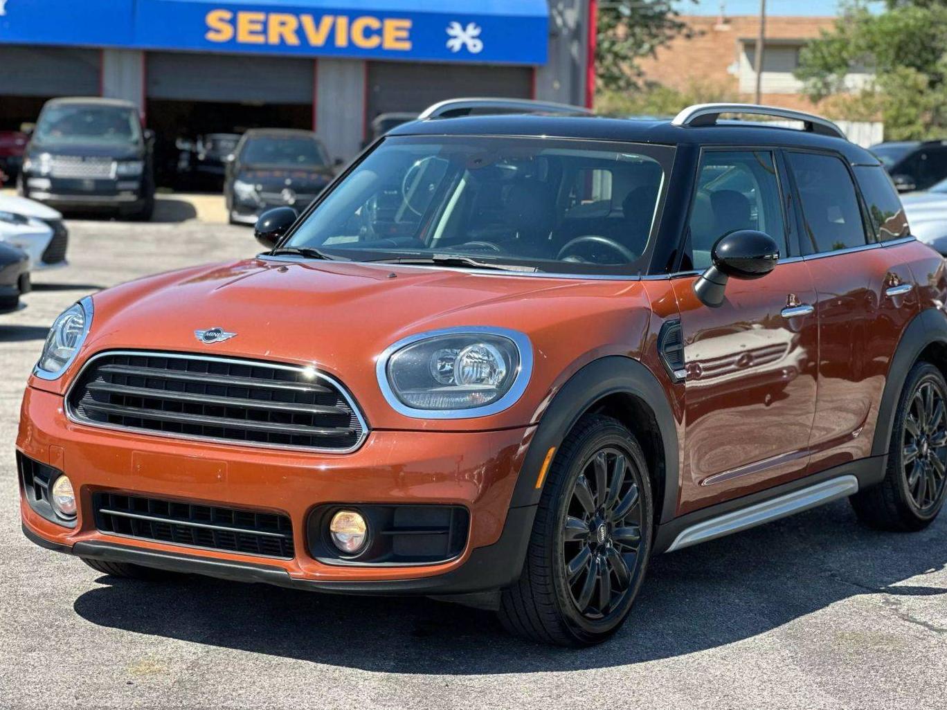 MINI COUNTRYMAN 2018 WMZYS7C33J3E09348 image