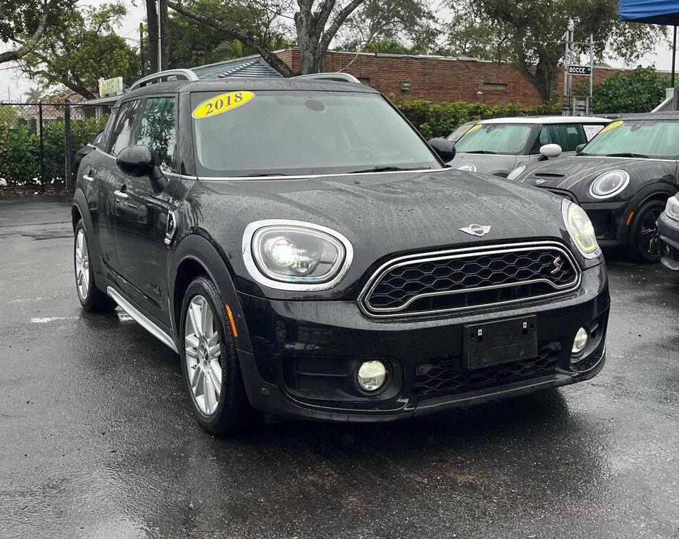 MINI COUNTRYMAN 2018 WMZYT5C33J3D83044 image