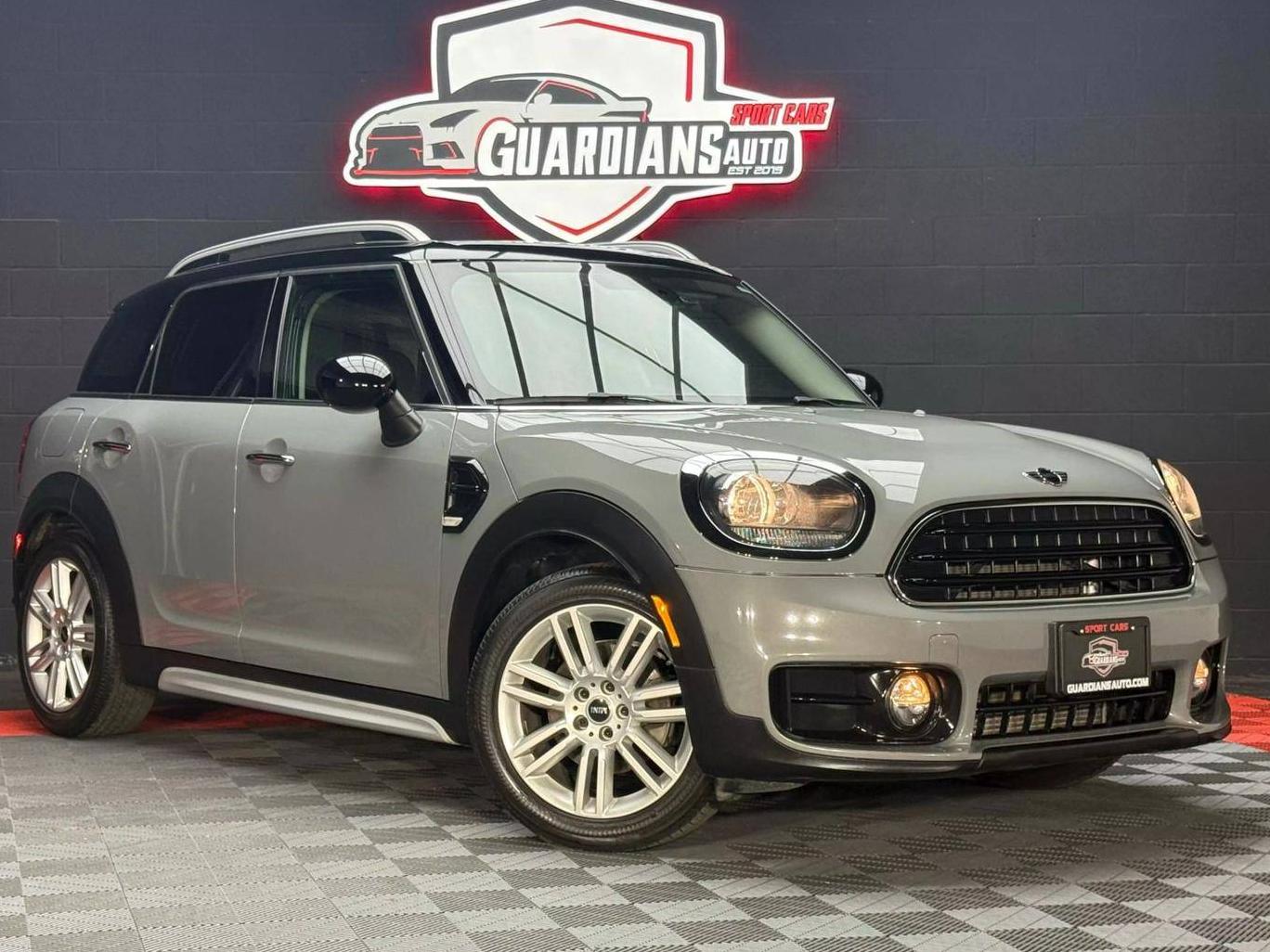 MINI COUNTRYMAN 2018 WMZYS7C34J3E08824 image