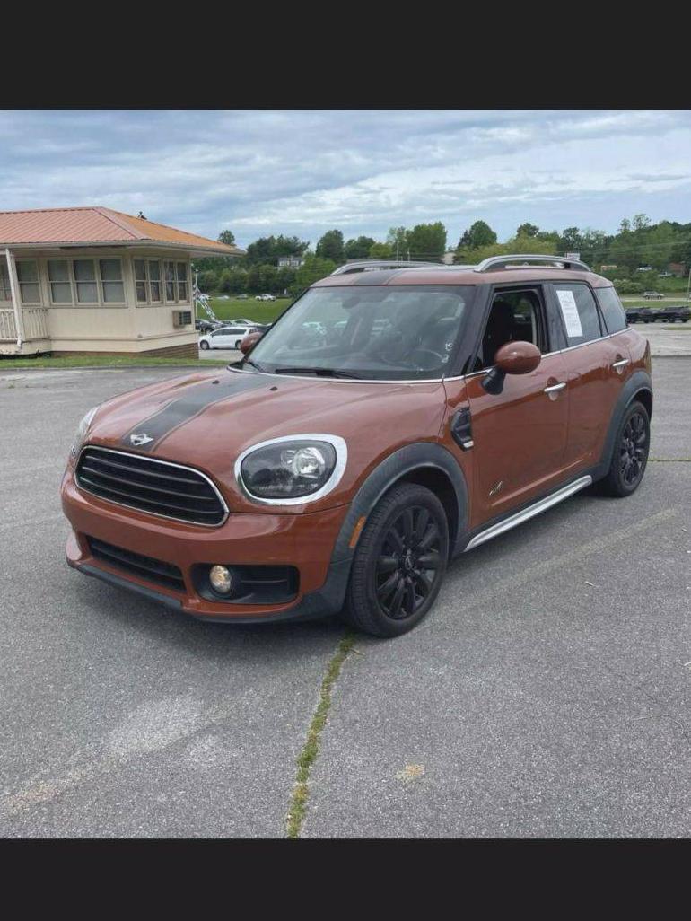 MINI COUNTRYMAN 2018 WMZYV5C34J3E03022 image