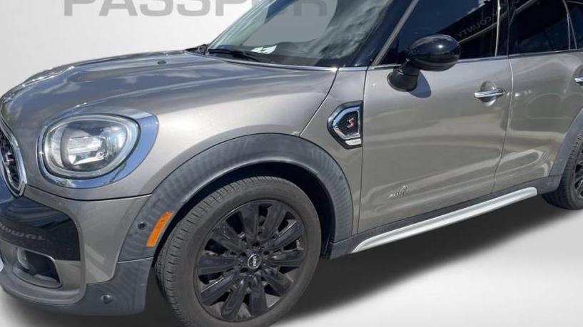 MINI COUNTRYMAN 2018 WMZYT5C36J3E19034 image