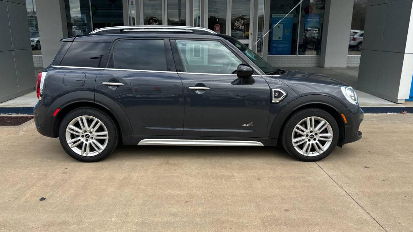 MINI COUNTRYMAN 2017 WMZYT5C37H3D80092 image