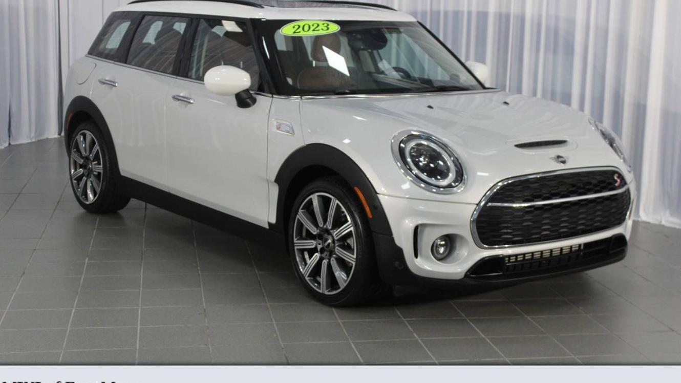 MINI CLUBMAN 2023 WMWLV7C08P2S94116 image