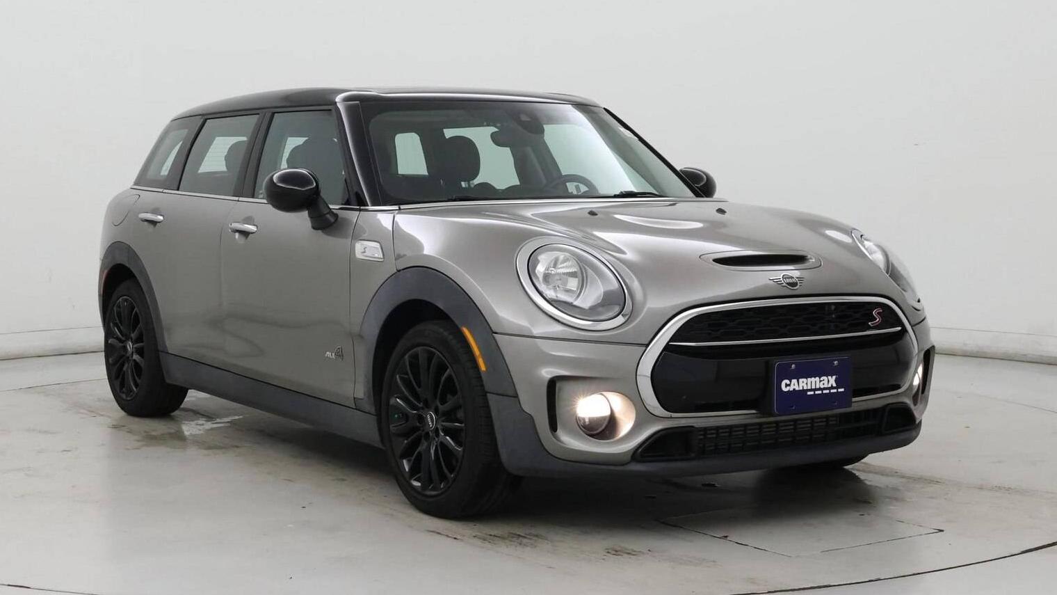 MINI CLUBMAN 2019 WMWLU5C56K2G03743 image