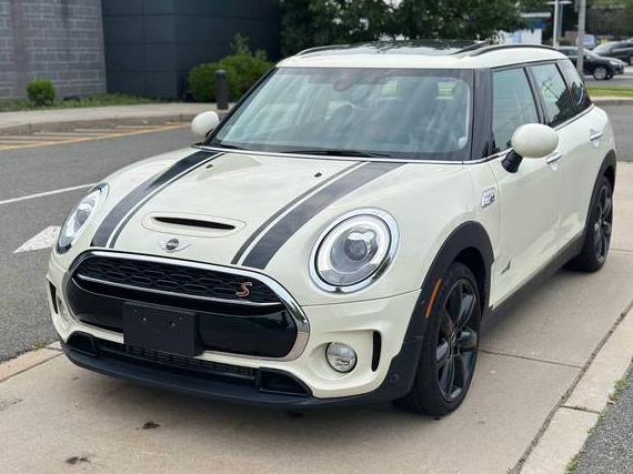 MINI CLUBMAN 2018 WMWLU5C51J2G02594 image