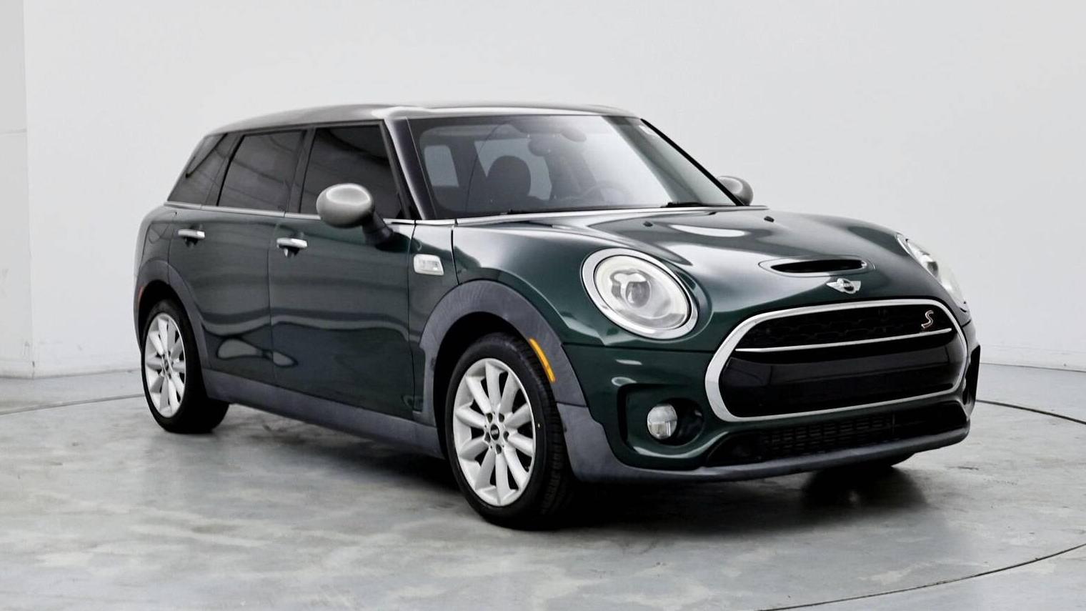 MINI CLUBMAN 2017 WMWLN9C37H2E50513 image