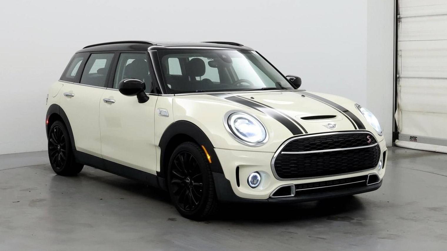 MINI CLUBMAN 2020 WMWLV7C00L2L39155 image