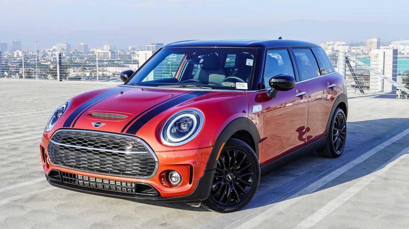 MINI CLUBMAN 2022 WMWLV7C00N2R62813 image