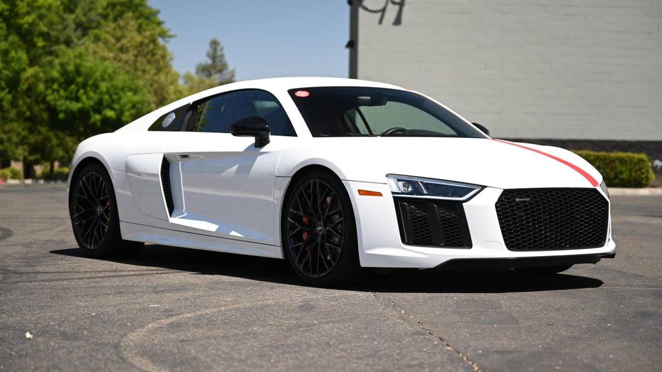 AUDI R8 2018 WUABAAFX8J7902178 image