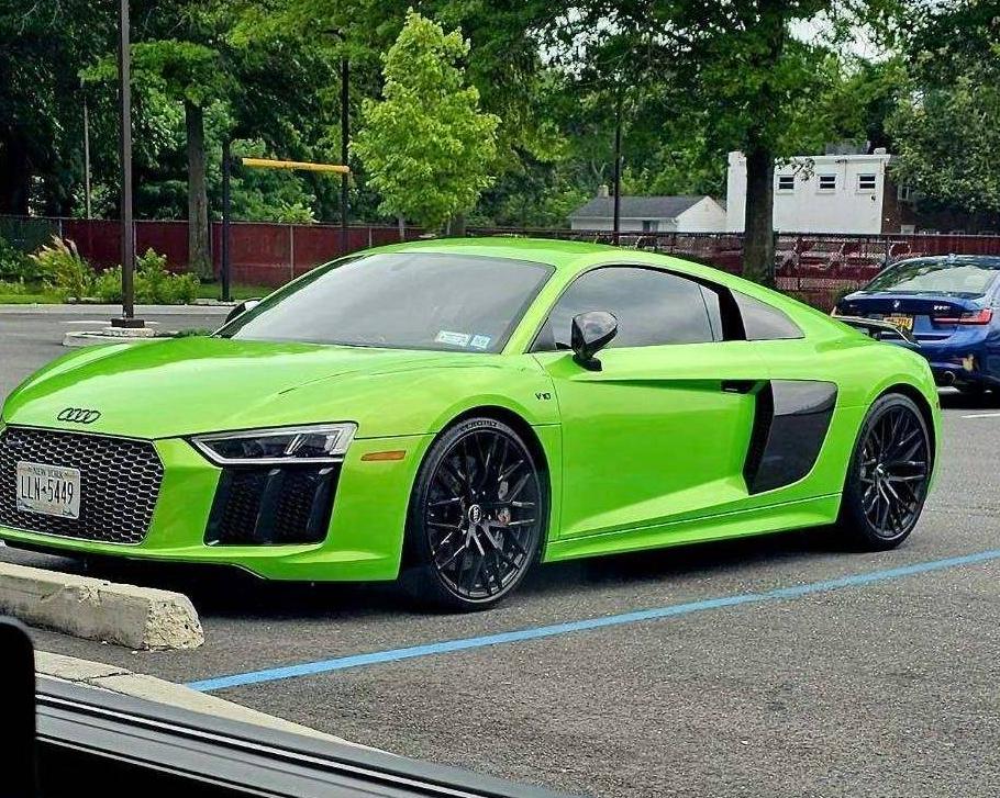 AUDI R8 2017 WUAKBAFX2H7902989 image