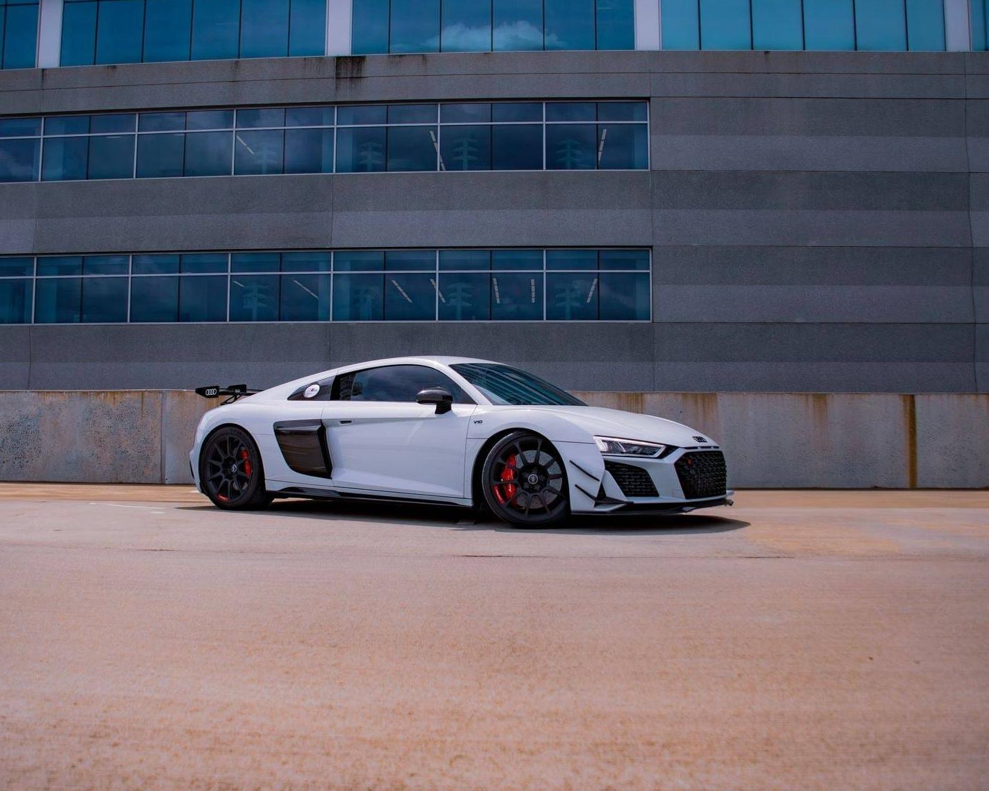 AUDI R8 2017 WUAKBAFX5H7901707 image