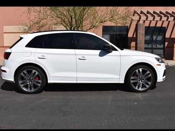 AUDI SQ5 2019 WA1B4AFY2K2027394 image