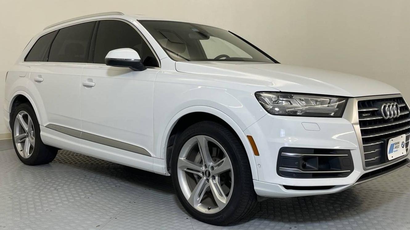 AUDI Q7 2019 WA1VAAF77KD035041 image