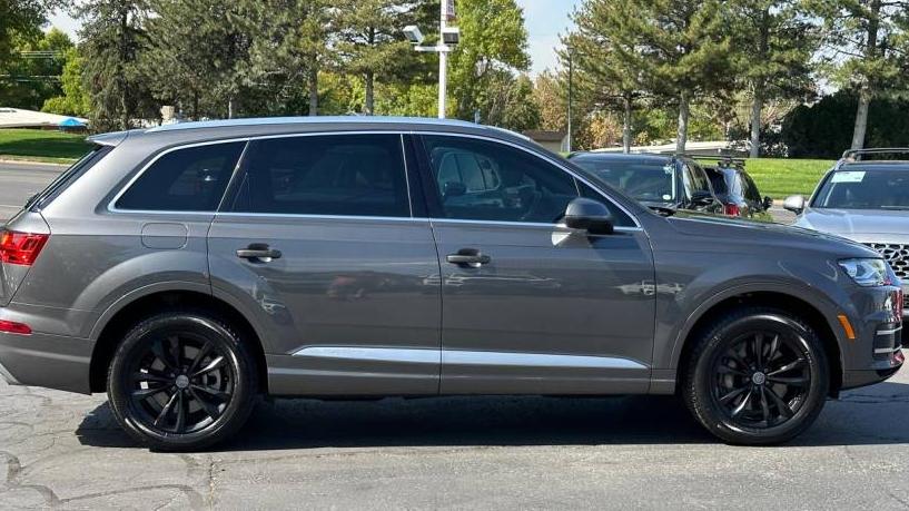 AUDI Q7 2019 WA1AAAF76KD000781 image