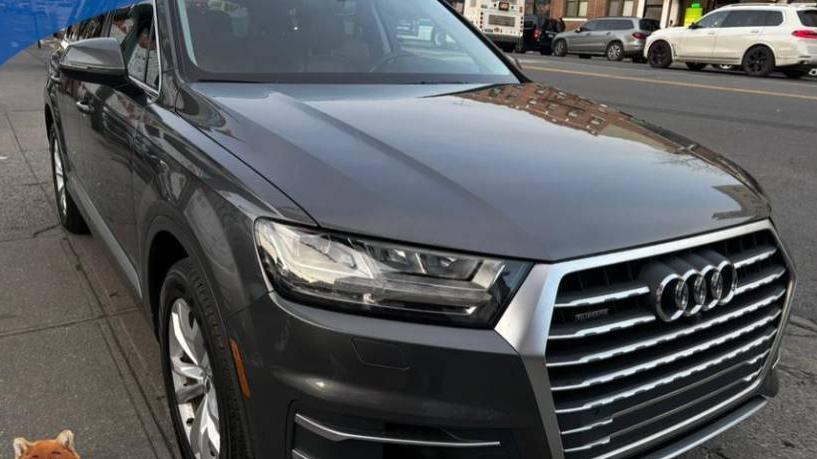 AUDI Q7 2019 WA1LAAF75KD005186 image