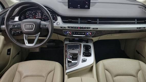 AUDI Q7 2019 WA1LHAF77KD033647 image
