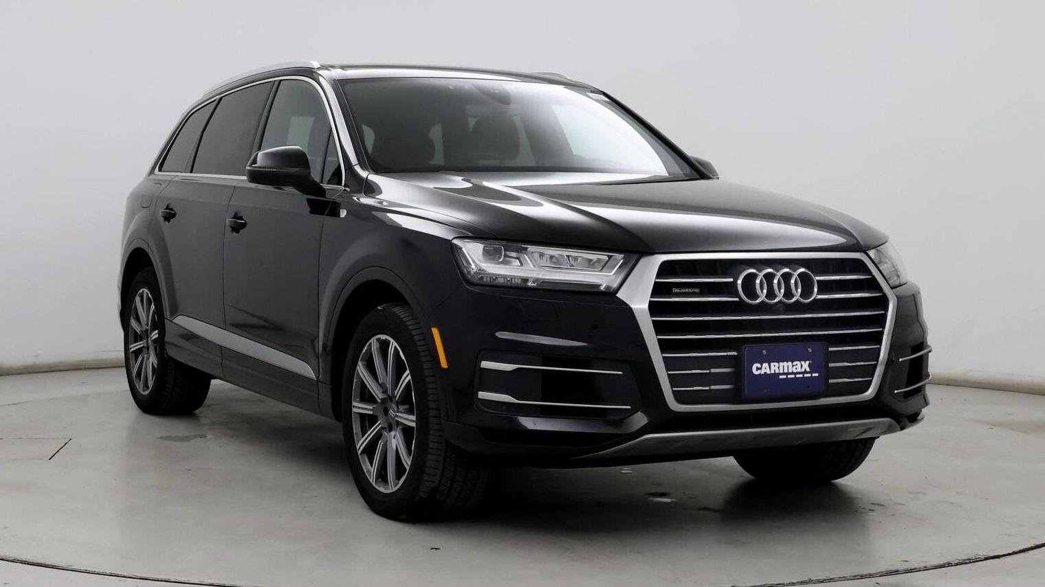 AUDI Q7 2019 WA1LAAF79KD002310 image