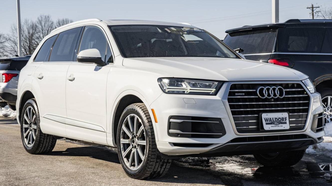 AUDI Q7 2019 WA1LAAF7XKD005992 image