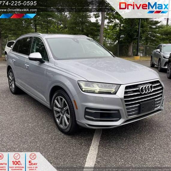AUDI Q7 2019 WA1LAAF79KD029636 image