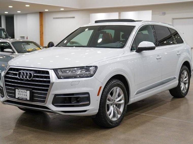 AUDI Q7 2019 WA1LAAF76KD004192 image