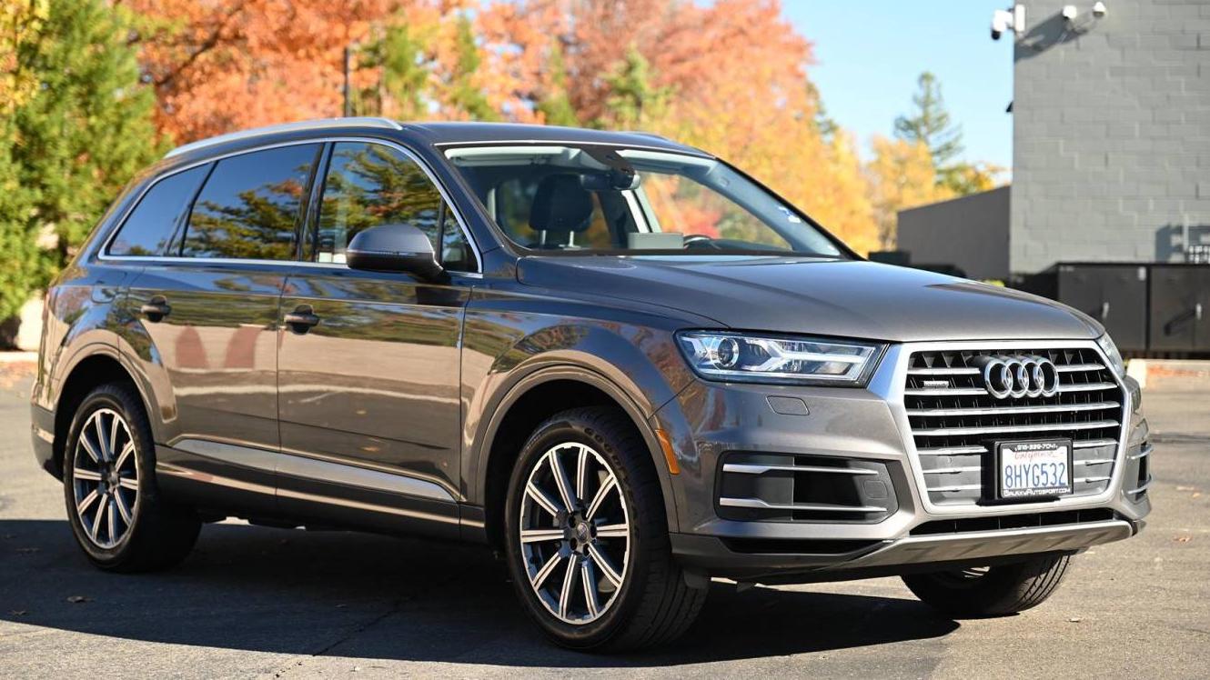 AUDI Q7 2019 WA1AAAF71KD017813 image