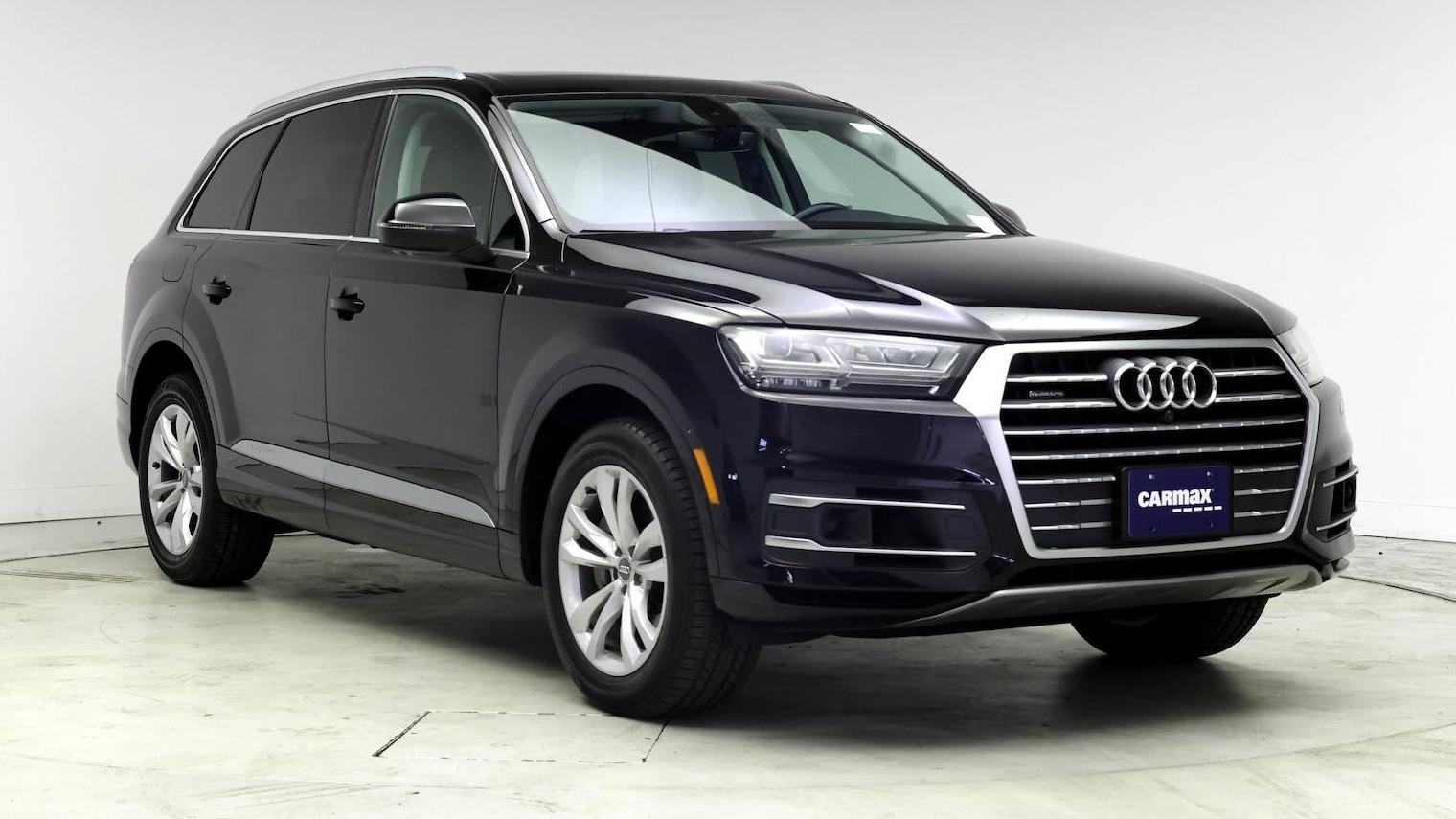 AUDI Q7 2019 WA1LAAF79KD010424 image