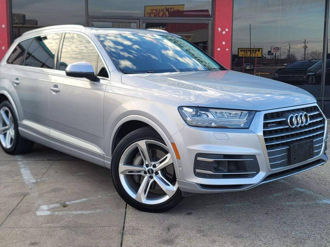 AUDI Q7 2019 WA1VAAF75KD020229 image