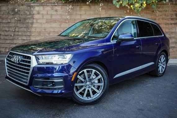 AUDI Q7 2019 WA1LAAF75KD045574 image