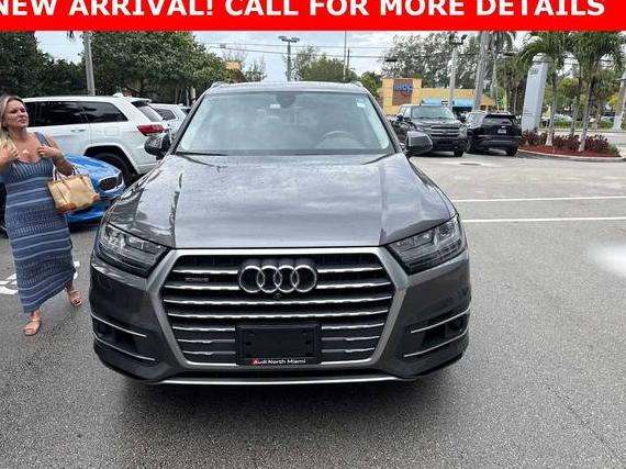 AUDI Q7 2019 WA1LAAF76KD009604 image