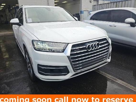 AUDI Q7 2019 WA1LAAF78KD039493 image