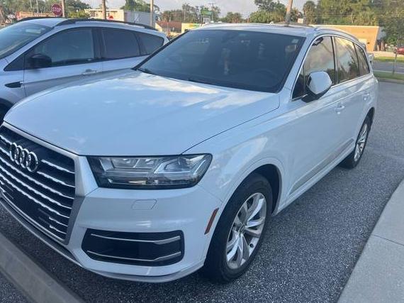 AUDI Q7 2019 WA1LAAF71KD002172 image