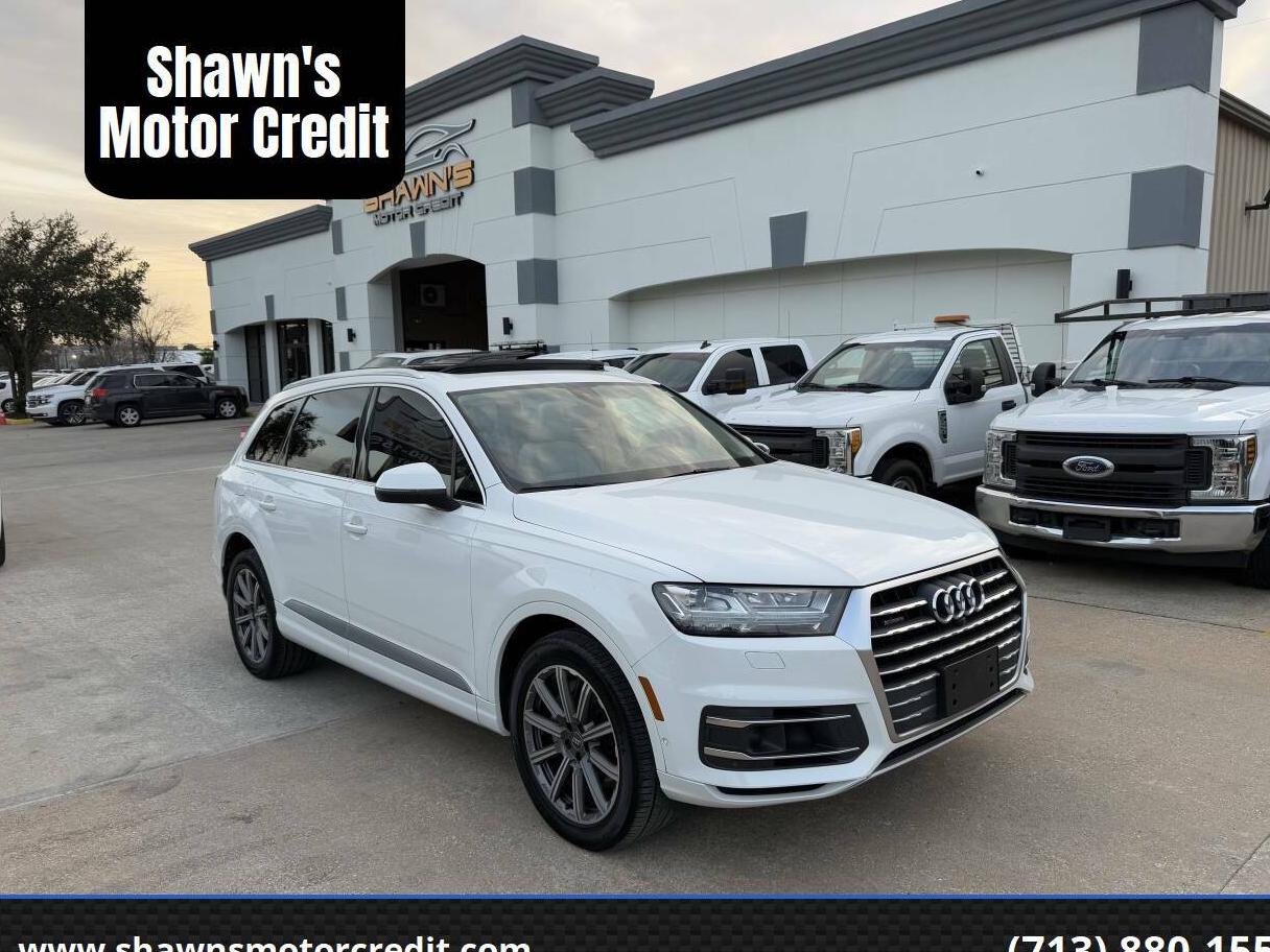 AUDI Q7 2019 WA1LAAF77KD016836 image