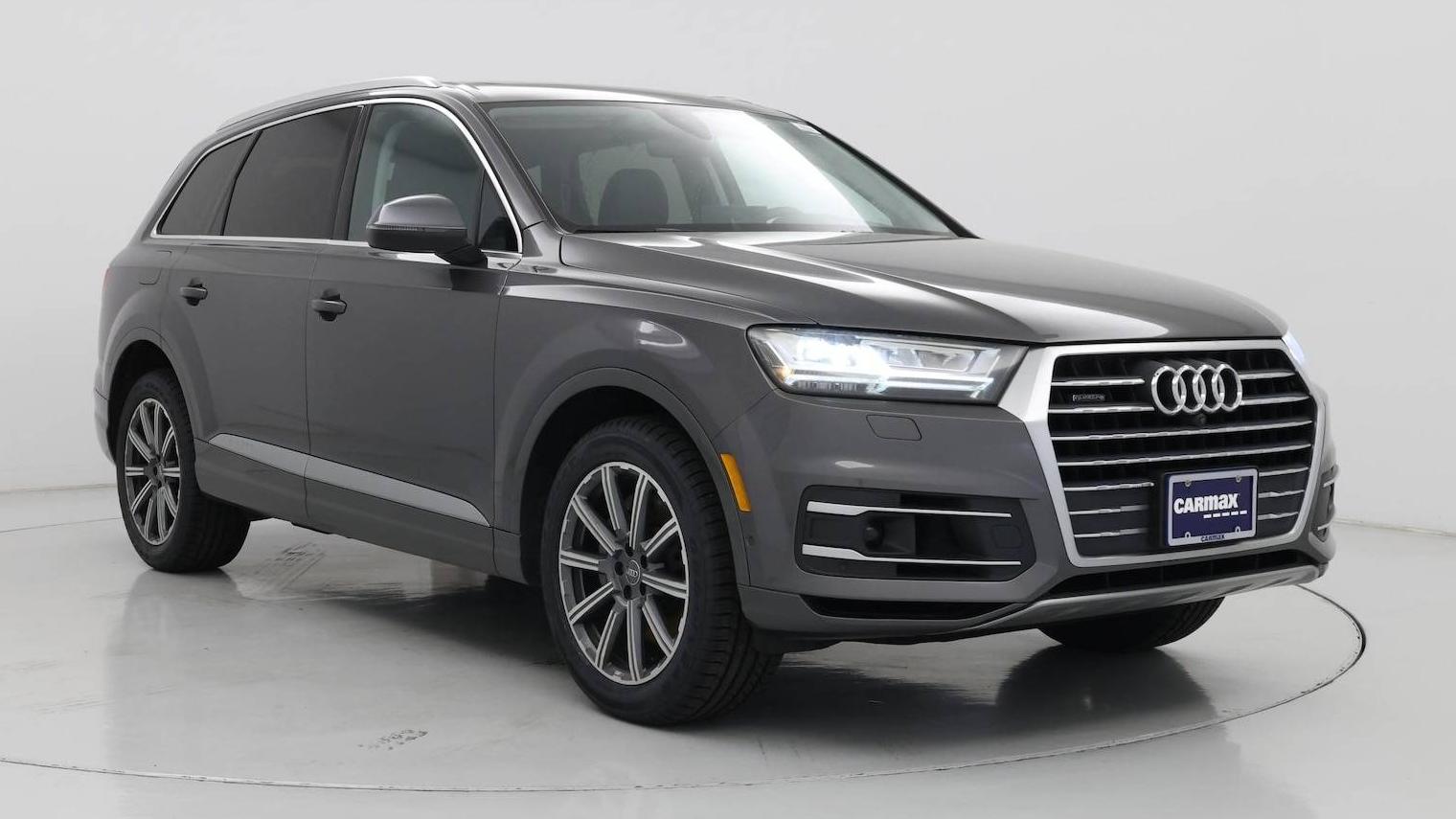 AUDI Q7 2019 WA1LAAF72KD011317 image