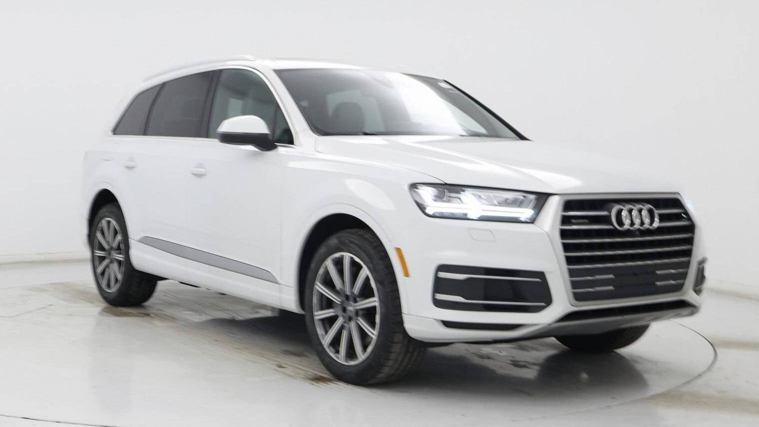 AUDI Q7 2019 WA1LHAF70KD017855 image