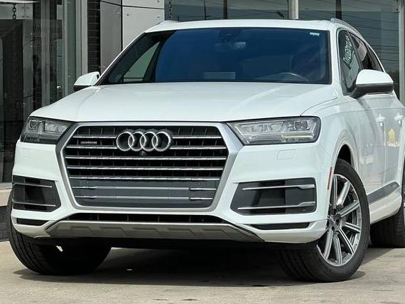 AUDI Q7 2019 WA1LHBF75KD018117 image