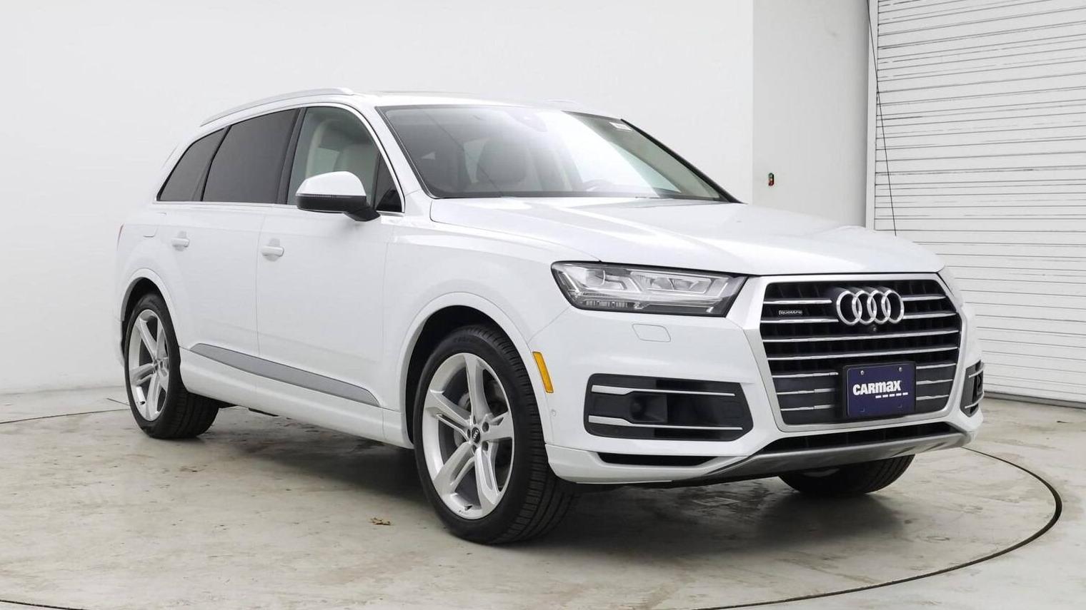 AUDI Q7 2019 WA1VAAF72KD011892 image