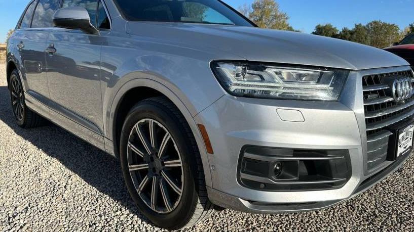 AUDI Q7 2019 WA1VAAF7XKD015219 image