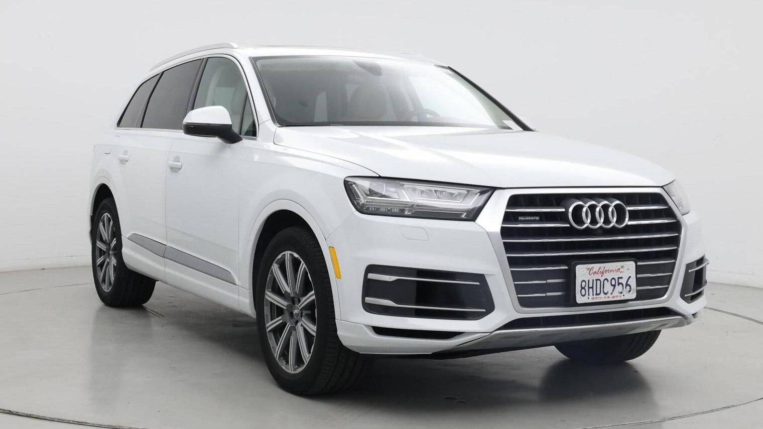 AUDI Q7 2019 WA1LAAF79KD003540 image