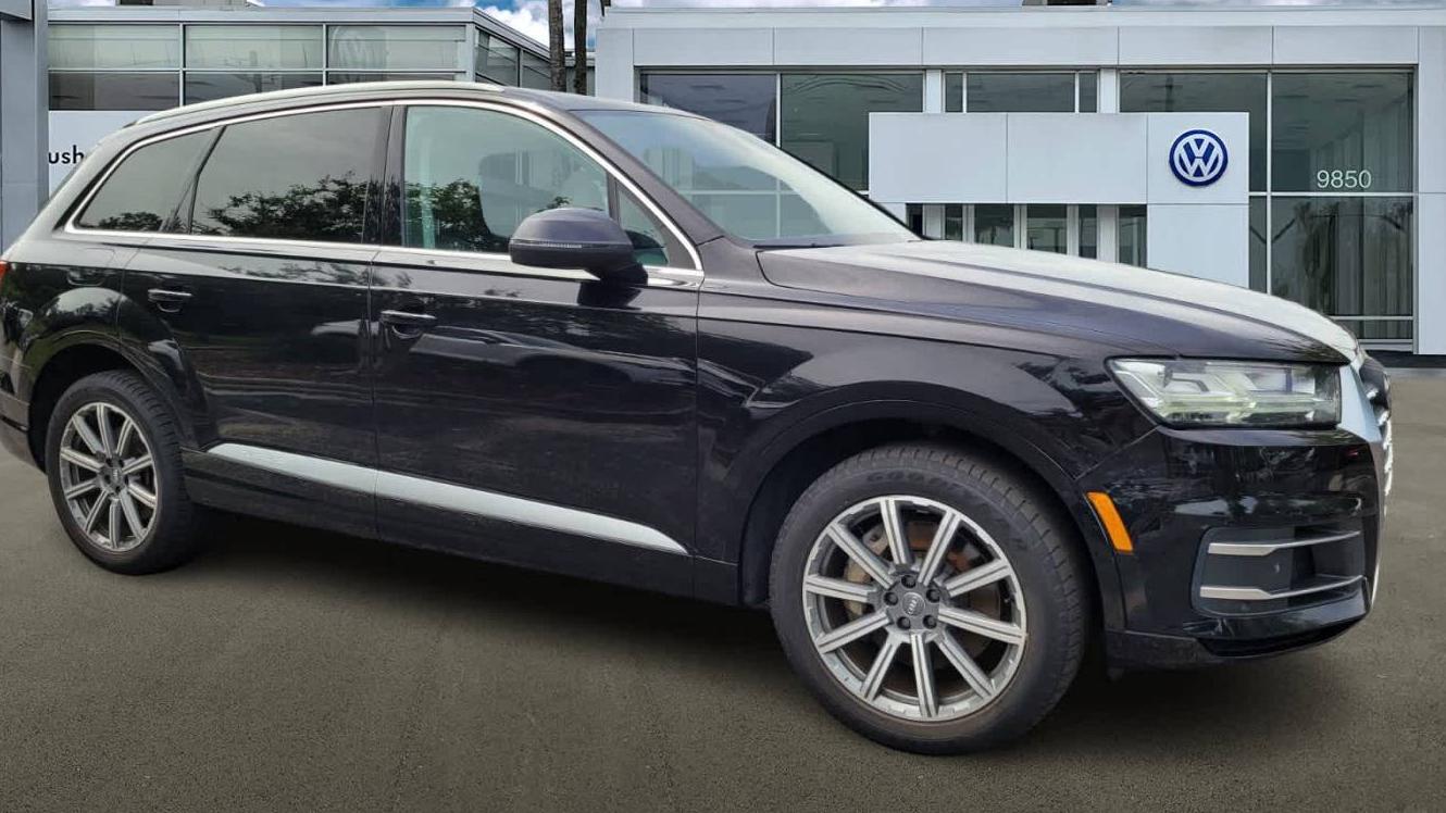 AUDI Q7 2019 WA1LAAF73KD002738 image